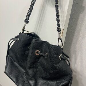 Chic Black Women's Shoulder Bag